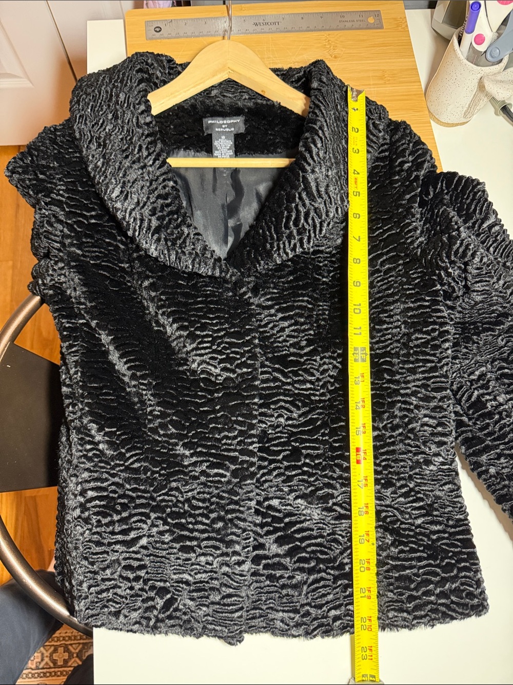 Philosophy Curly Faux Fur Cropped Jacket Shawl Collar Medium 10 Black Lined - Picture 7 of 10